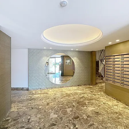 아파트 Beachfront 2-bedroom With Balcony