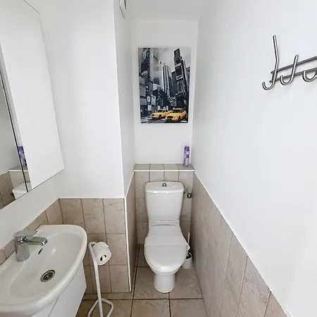 아파트 Beachfront 2-bedroom With Balcony