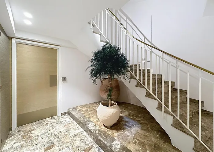 Beachfront 2-bedroom With Balcony Apartamento Cannes