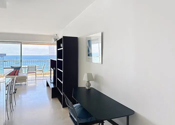 Apartamento Beachfront 2-bedroom With Balcony *