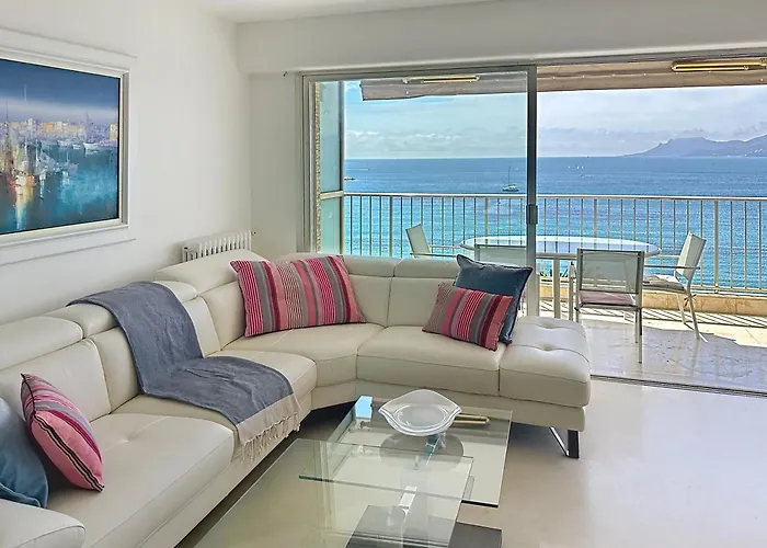 Apartamento Beachfront 2-bedroom With Balcony Cannes