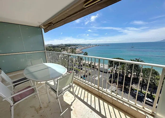 Apartamento Beachfront 2-bedroom With Balcony Cannes