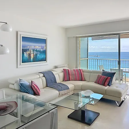 Beachfront 2-bedroom With Balcony Lägenhet Cannes