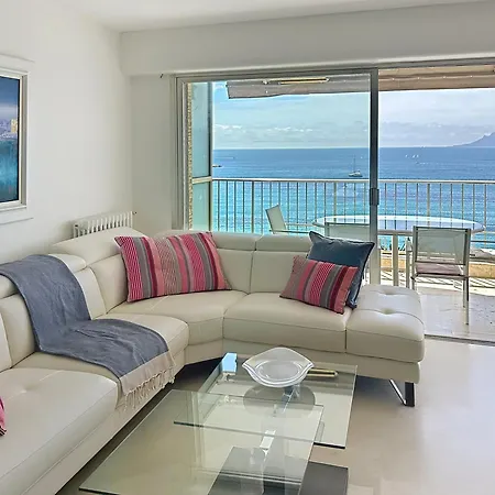 Lägenhet Beachfront 2-bedroom With Balcony Cannes